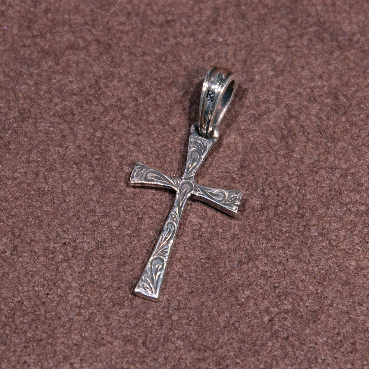 26ss￼完売品 Antidote BUYERS CLUB Tiny Cross Engraved Tiny Cross Pendant - ANTIDOTE BUYERS CLUB (アンチドート