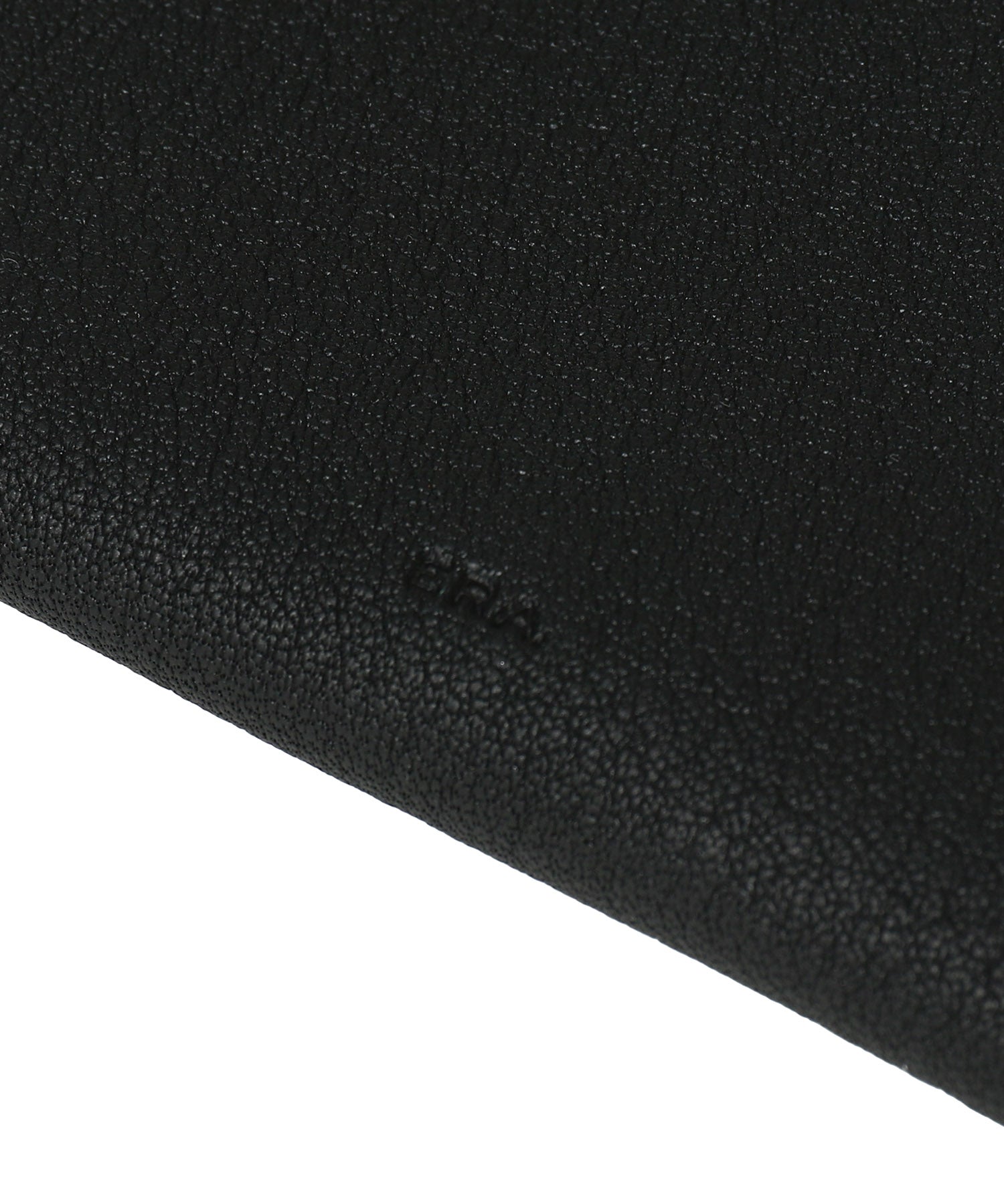 EO SHRINK ZIP POUCH SHORT