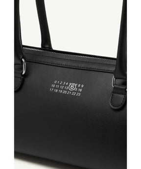 「バウレット」バッグ ミディアム