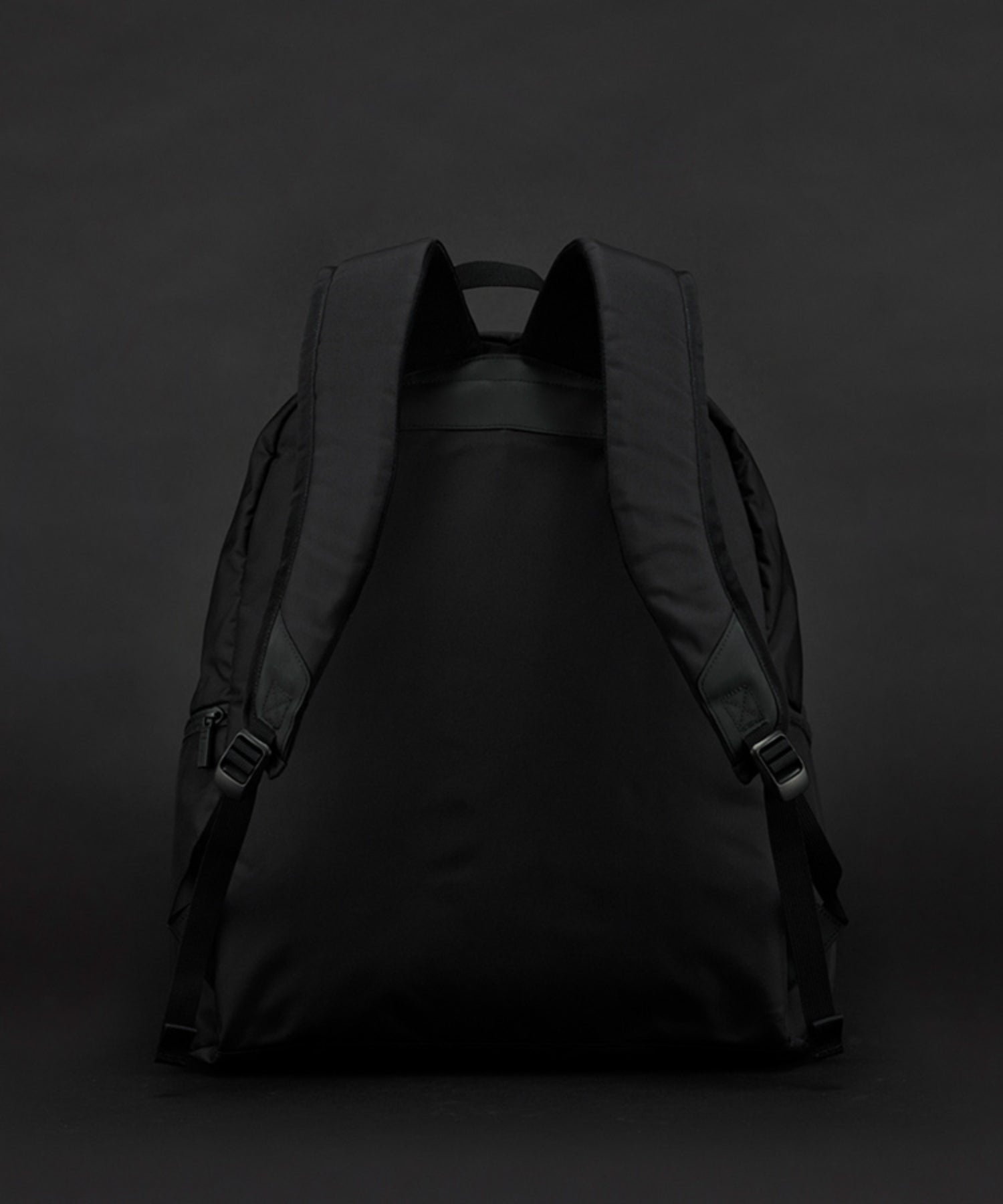 BACKPACK STANDARD SOLID M BLACK