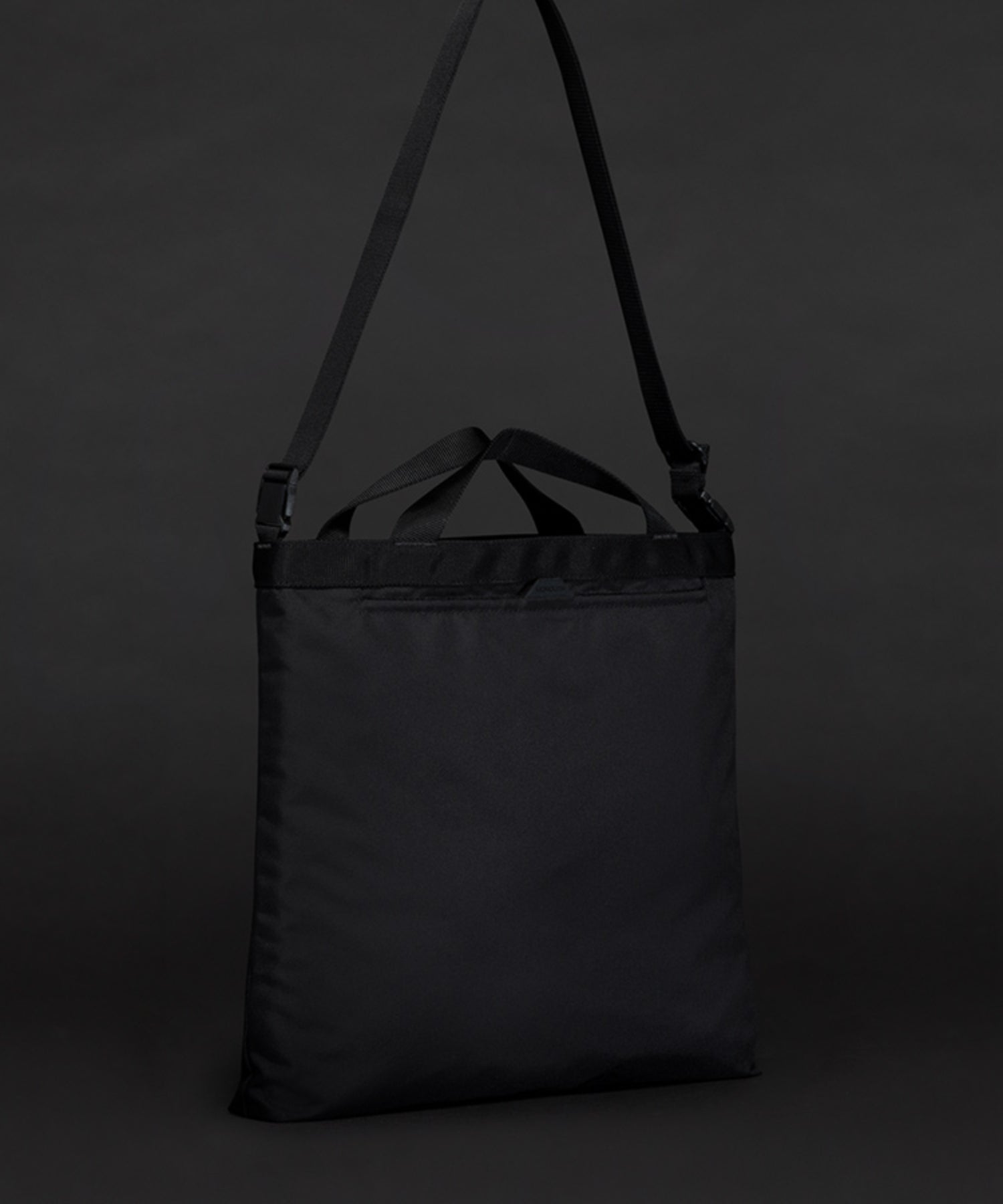 TOTE SHOULDER STANDARD M BLACK
