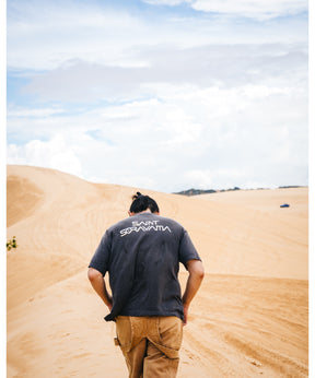 SRYM_SS TEE / T‐REX / BLACK