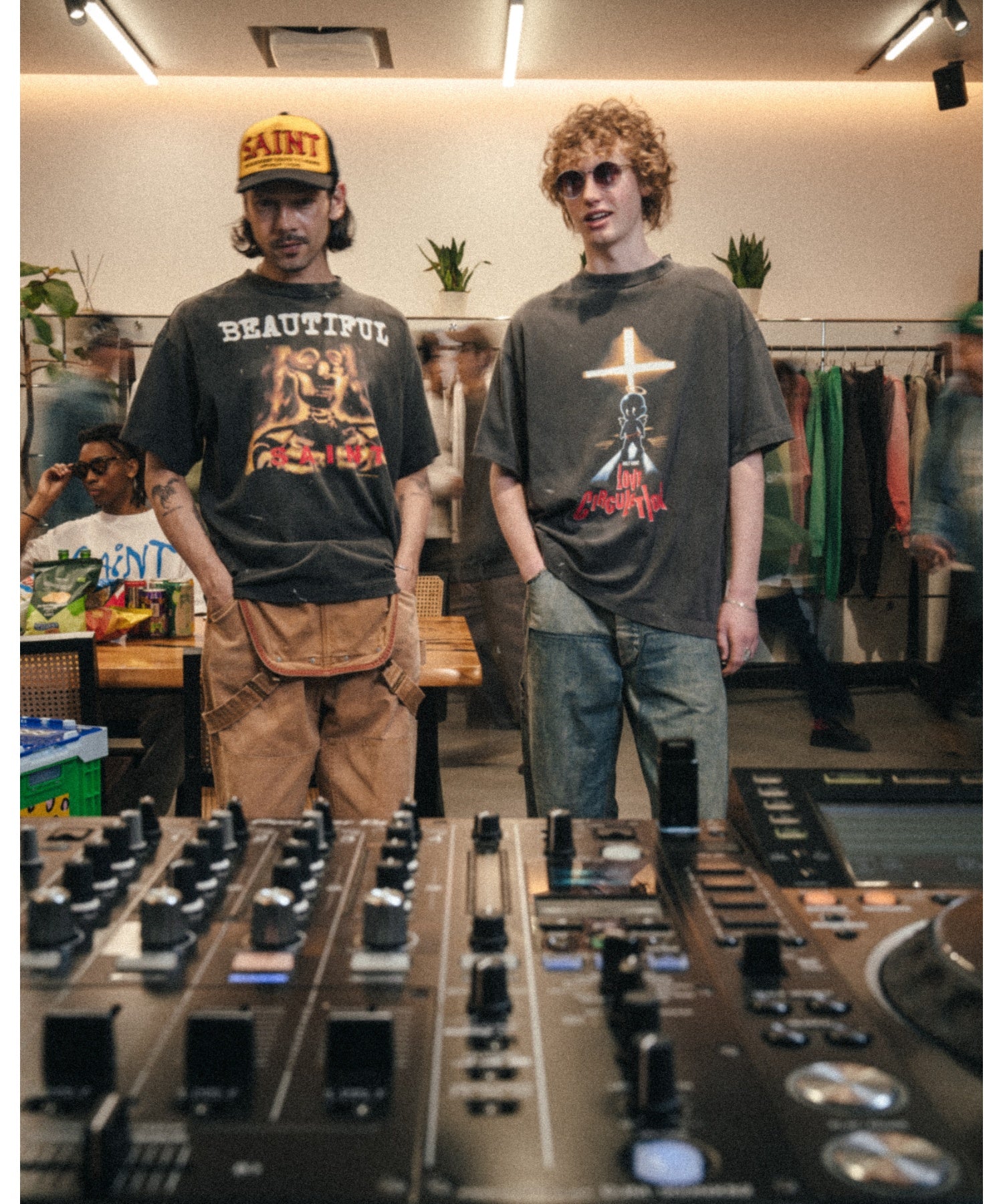 SS T-SHIRT/LOVE CICULATION/BLACK