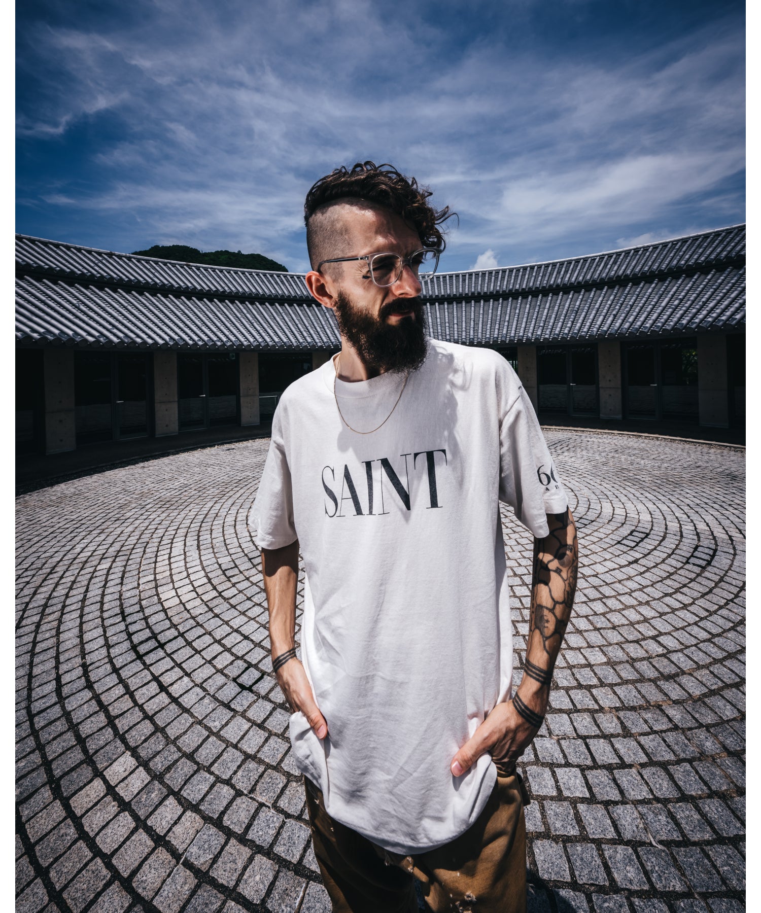 SS TEE / SAINT