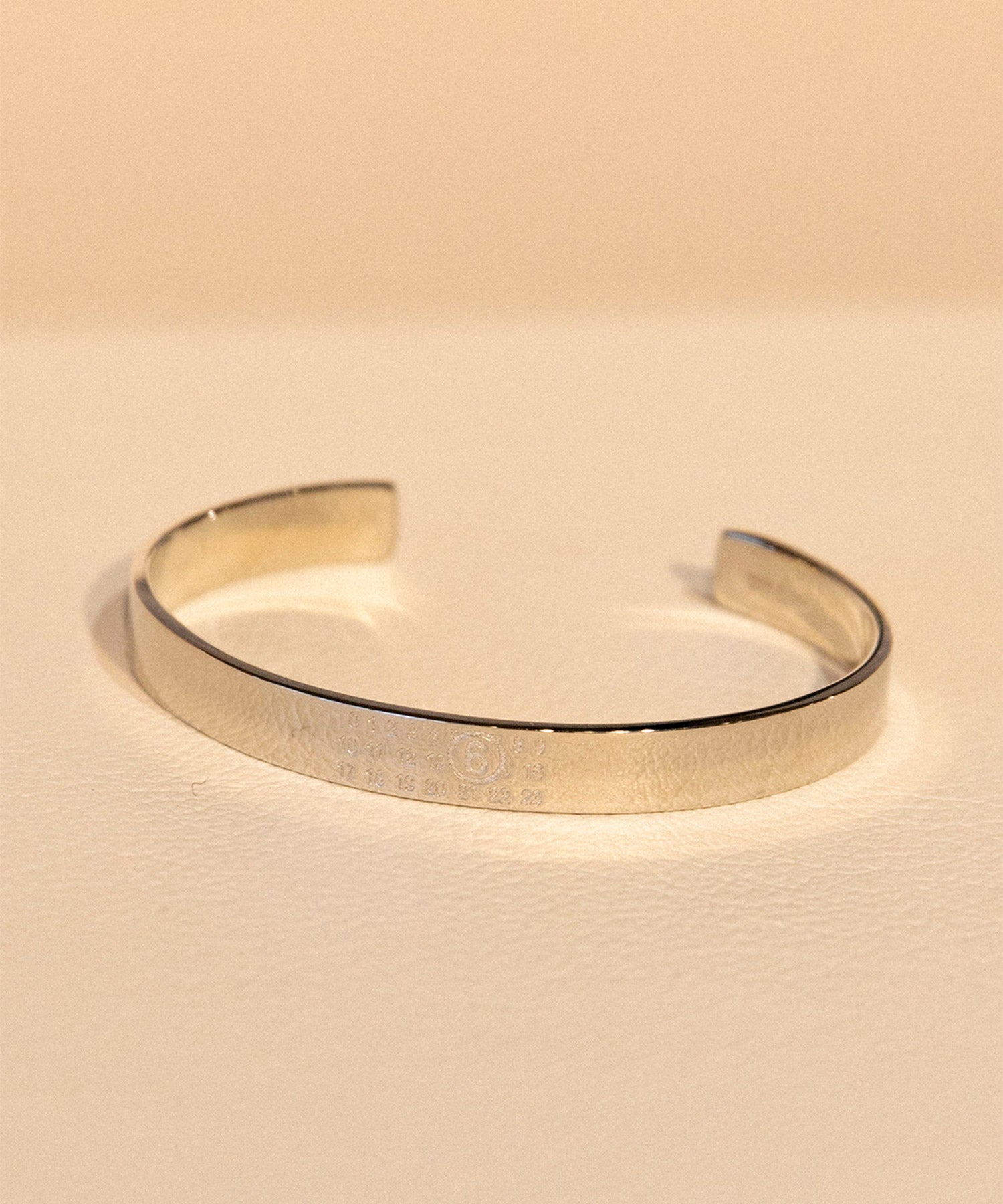 「ニューメリック」ミニマル カフブレスレット