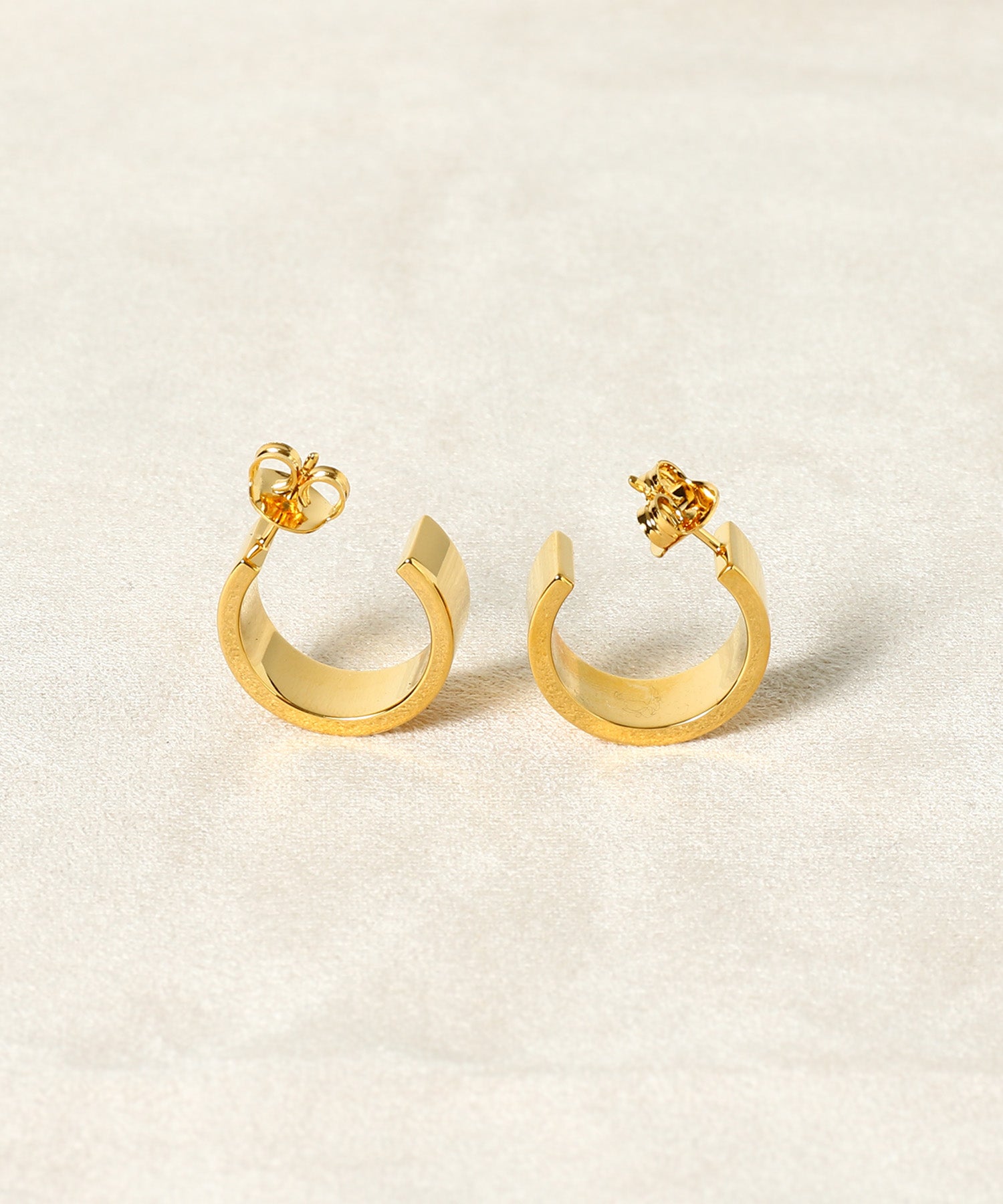 MINIMAL LOGO 8MM EARRINGS