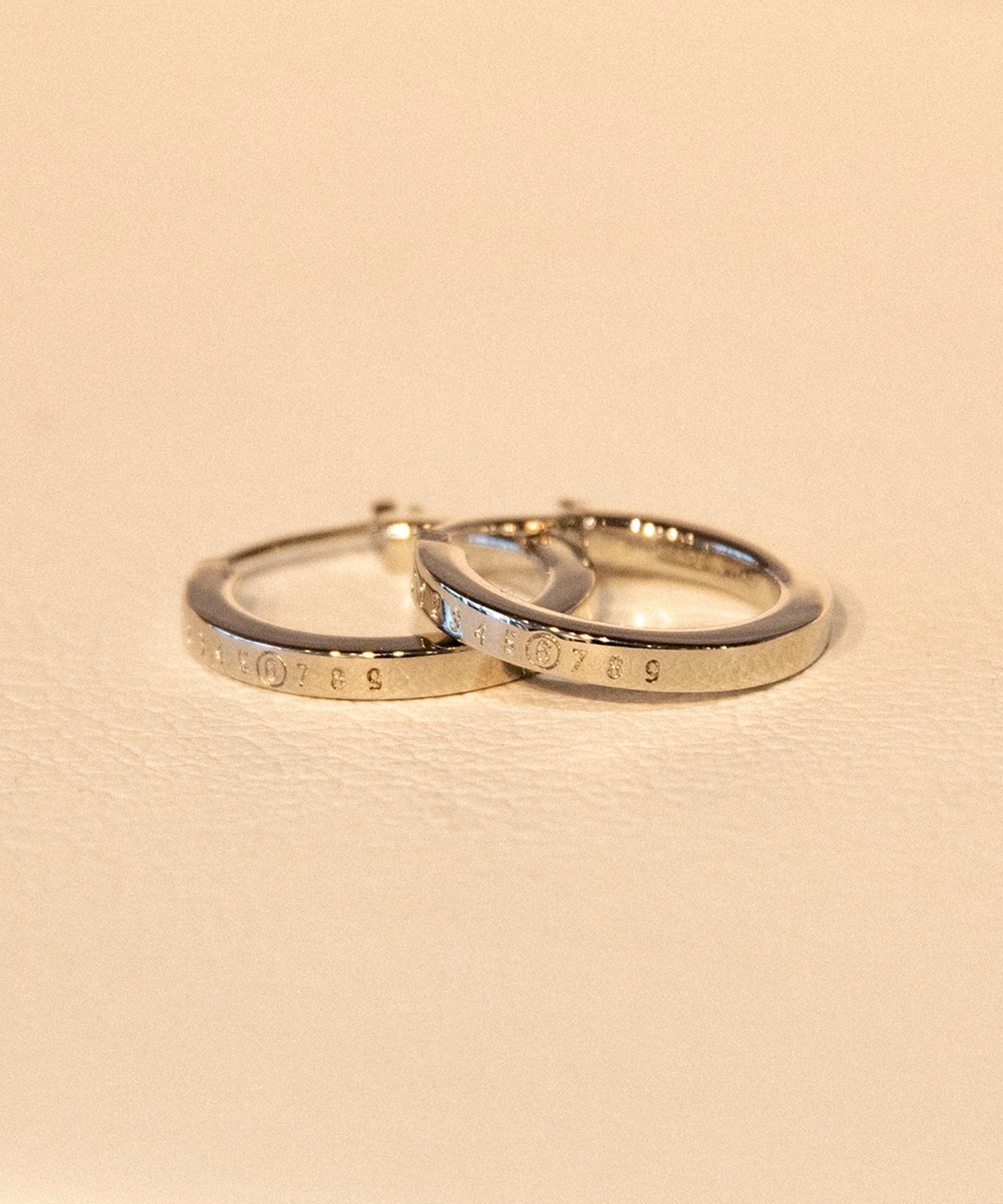 ナンバリング フープピアス