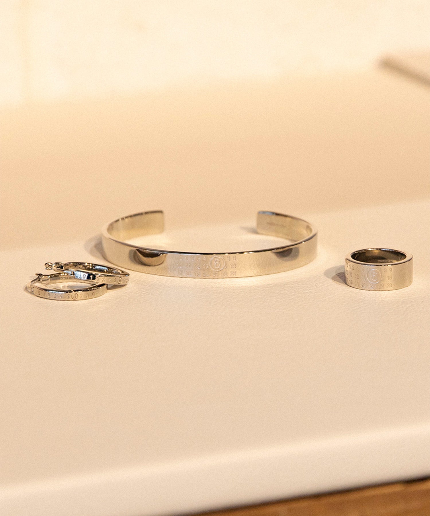 ナンバリング フープピアス