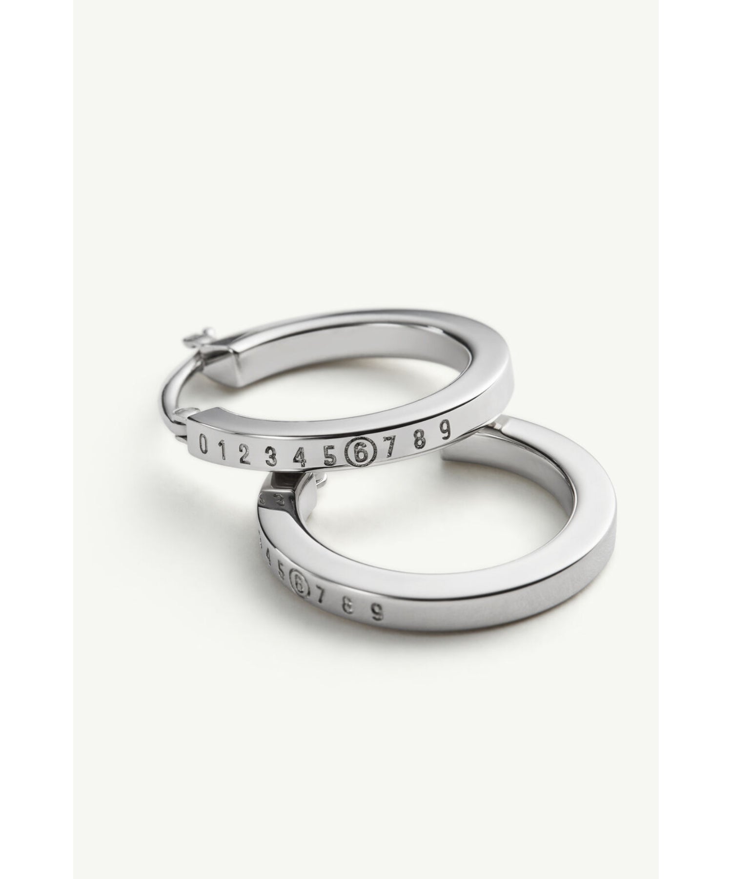 ナンバリング フープピアス