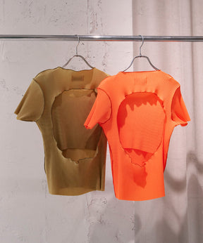 PEEPHOLE-BACK SHORT SLEEVE TOP