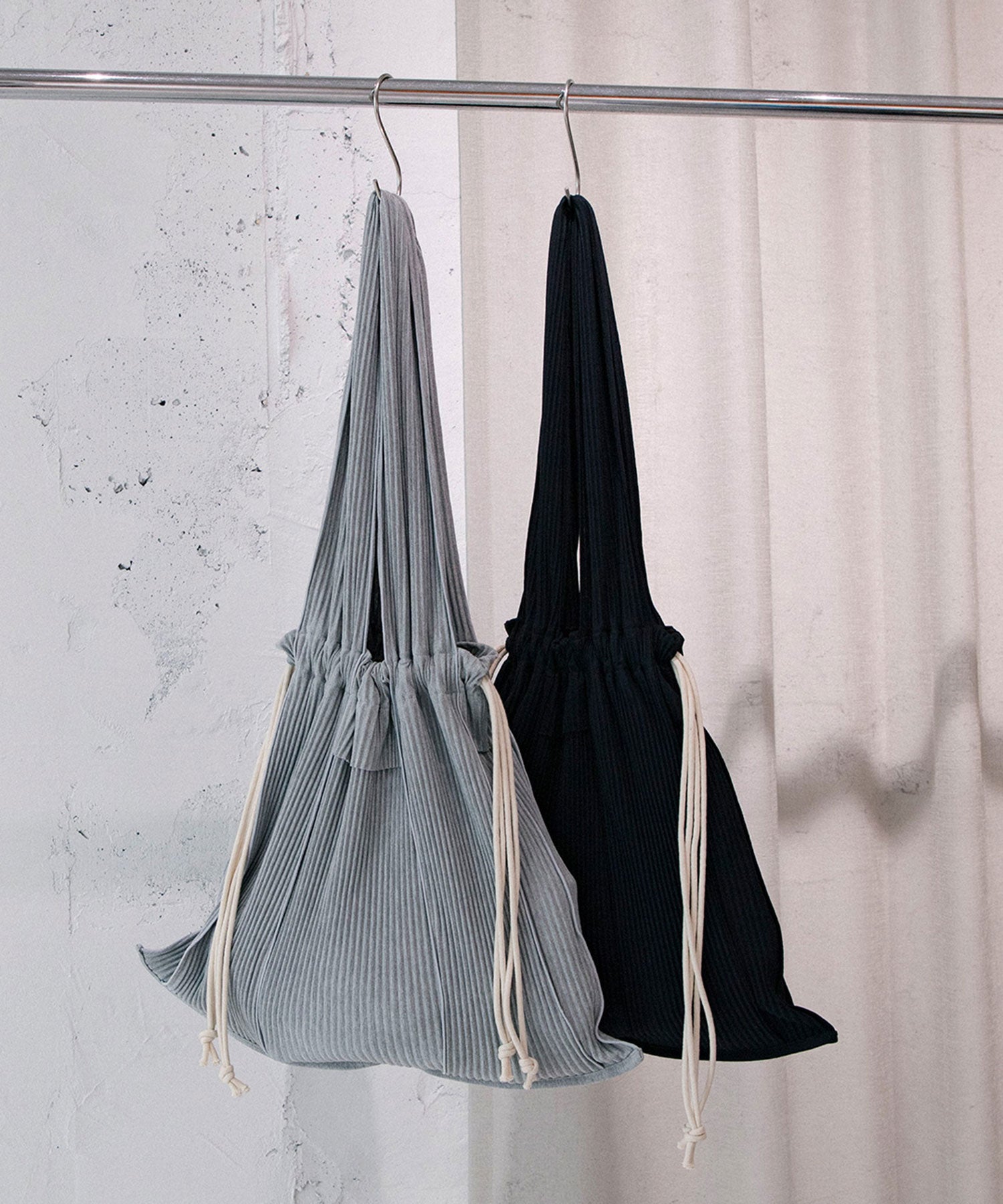 CRISP TOTE BAG
