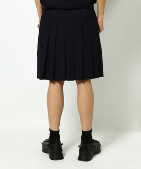 PLEATED WOOL SHORTS