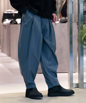 8 TUCK TAPERED PANTS