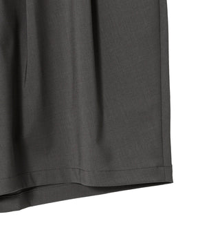 8 TUCK WIDE SHORT PANTS