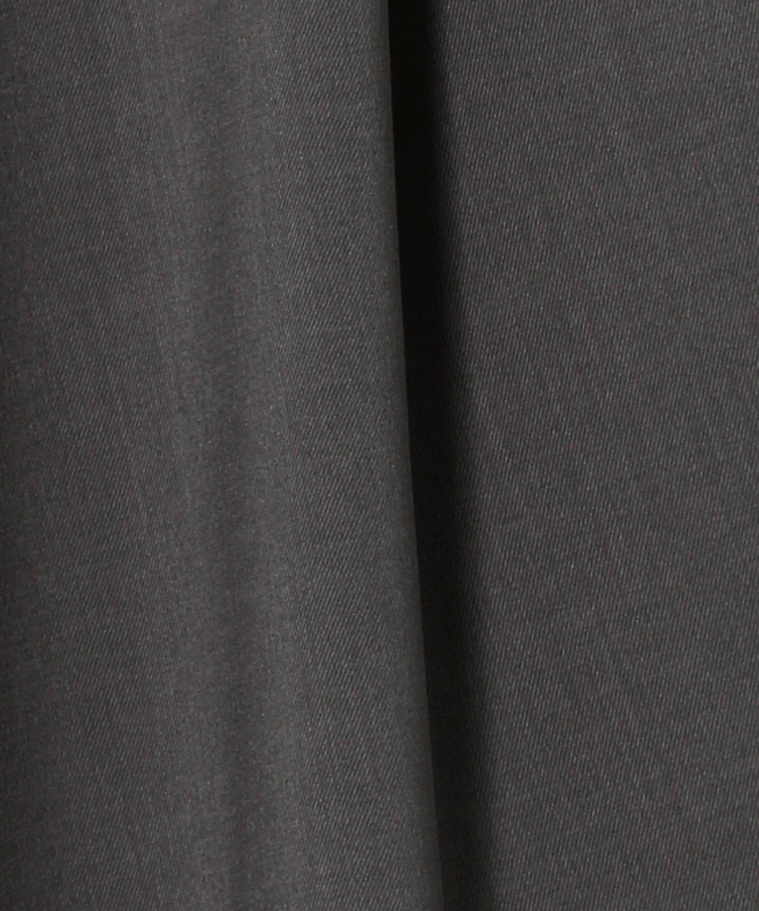 8 TUCK WIDE SHORT PANTS