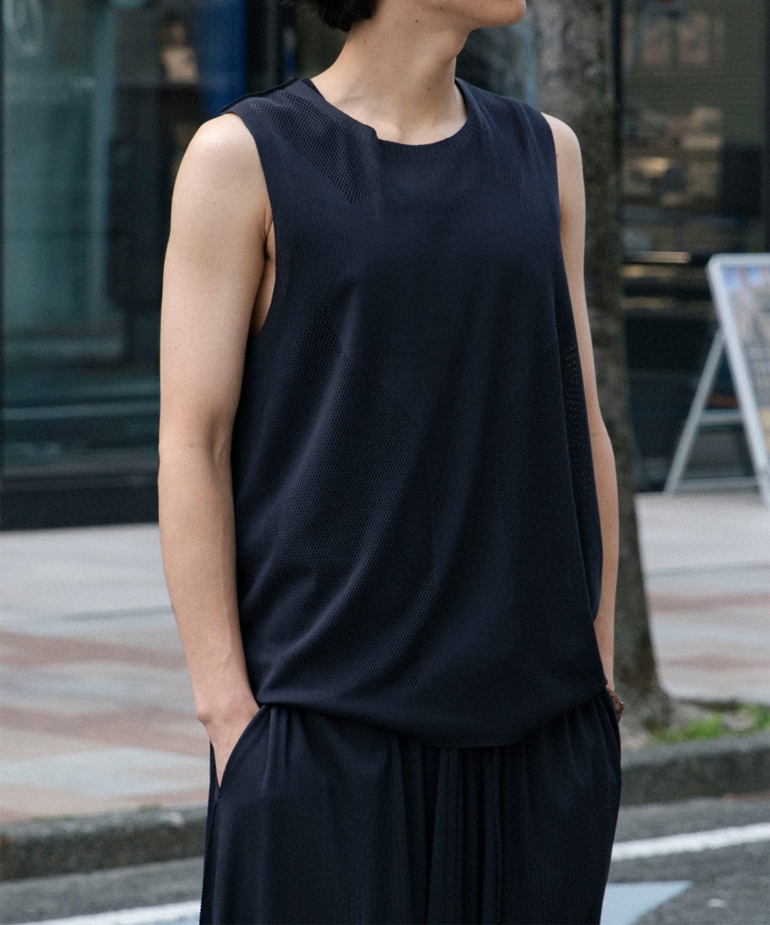 Wair SLEEVELESS KNIT