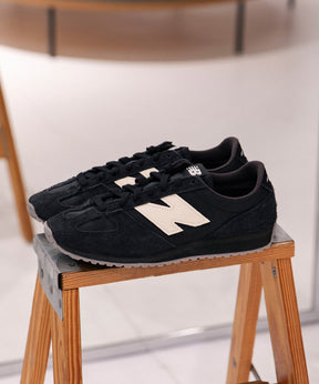 スウェードx合成繊維x合成皮革 Newbalance U471