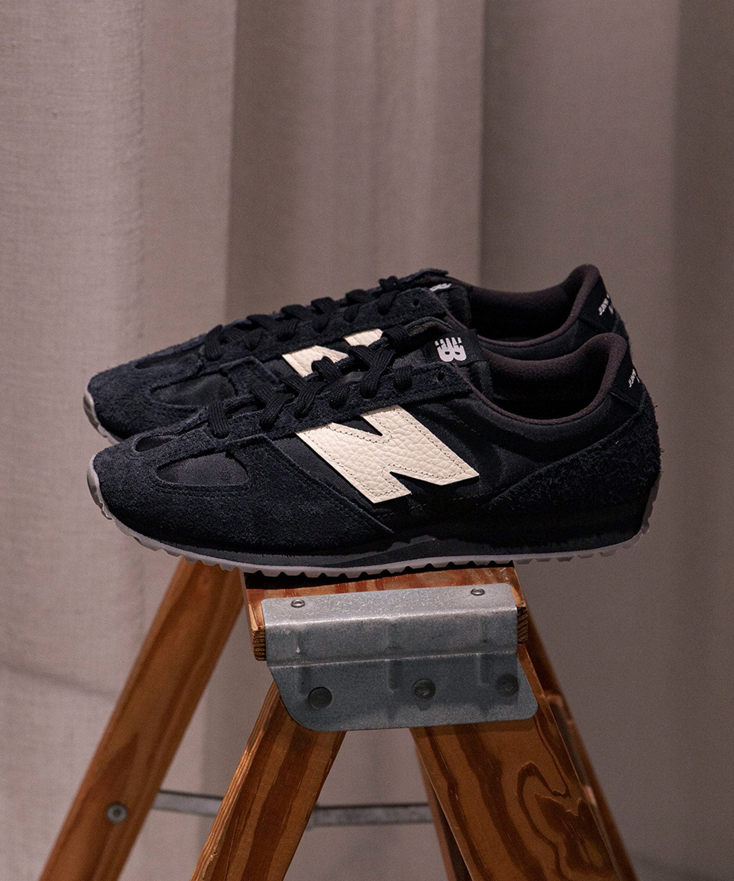 スウェードx合成繊維x合成皮革 Newbalance U471
