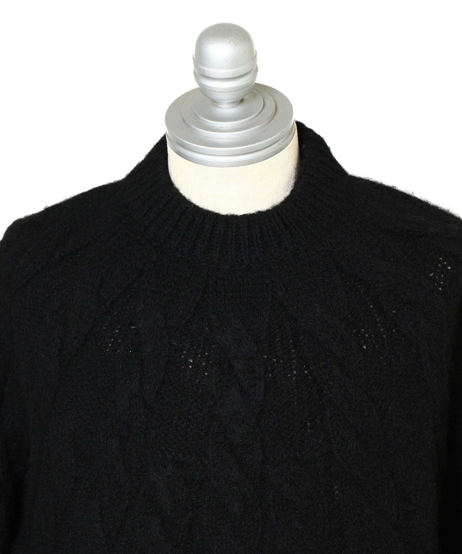 チュビオットウールケーブル柄ホールガーメント