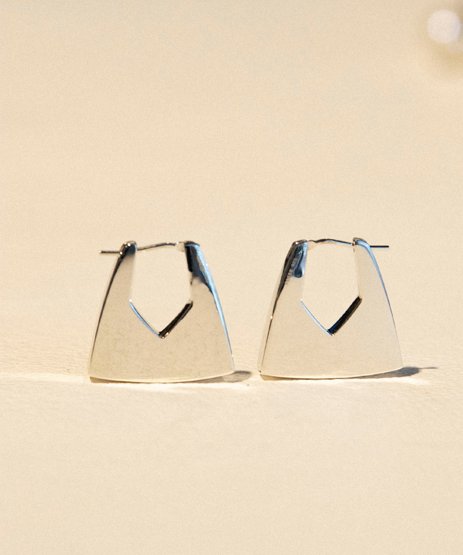 YU-KIN TRAPEZE EARRINGS