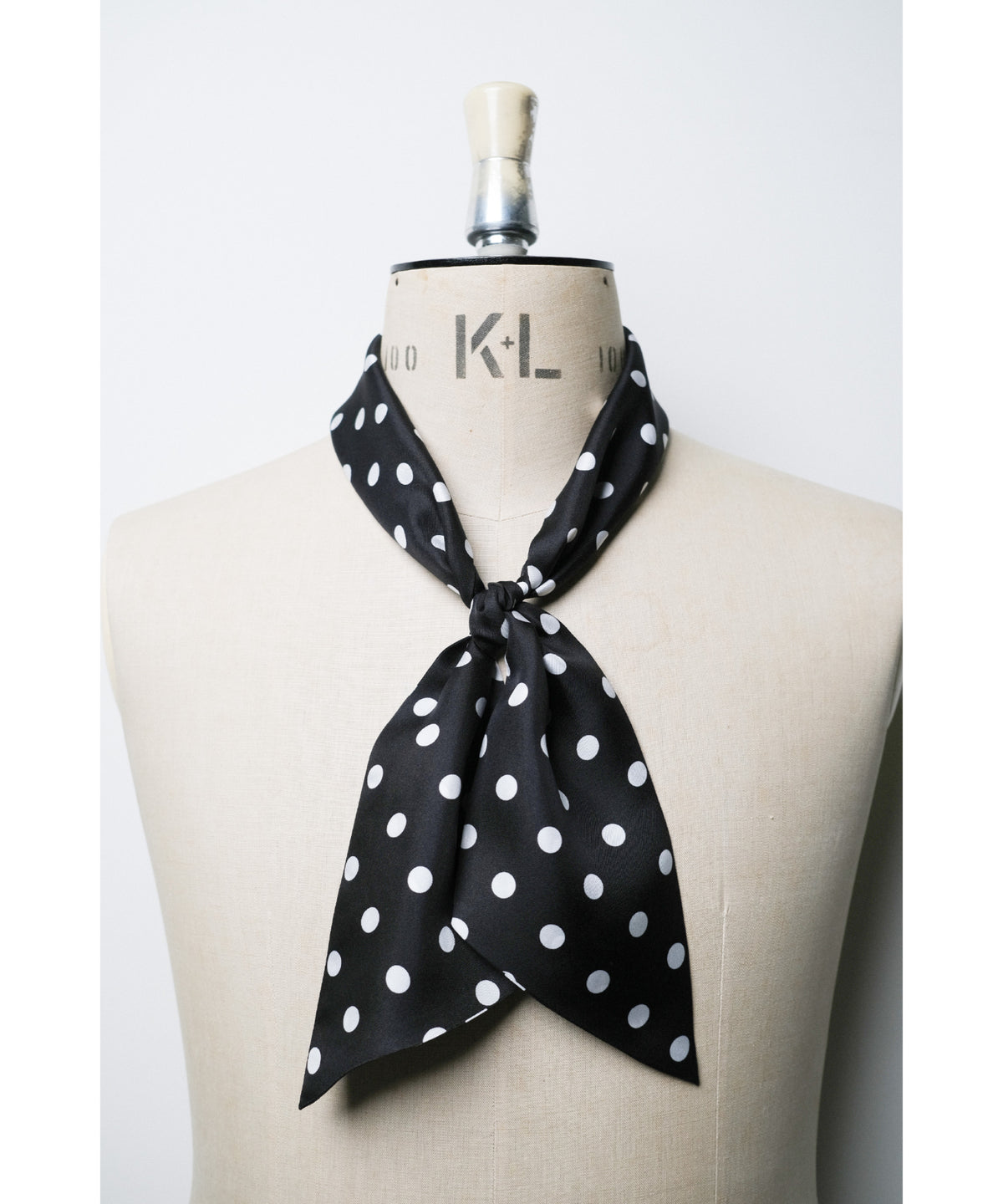 CUT SCARF