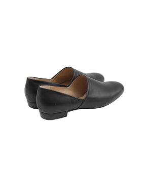 SIDE CUT STACKED FLAT SHOES