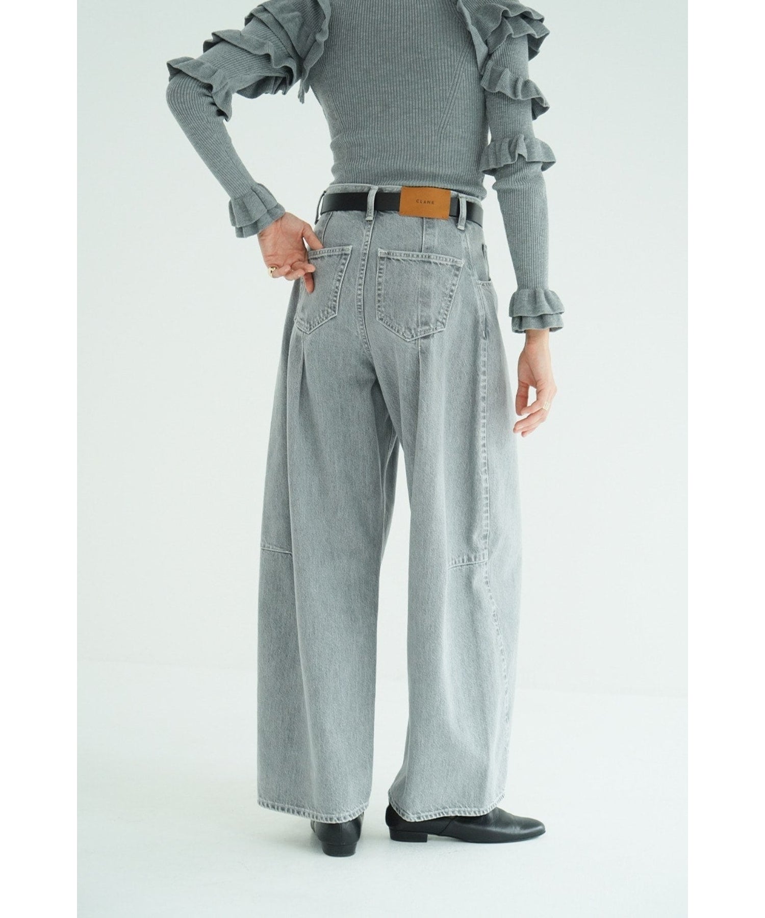 COCOON BULKY DENIM PANTS