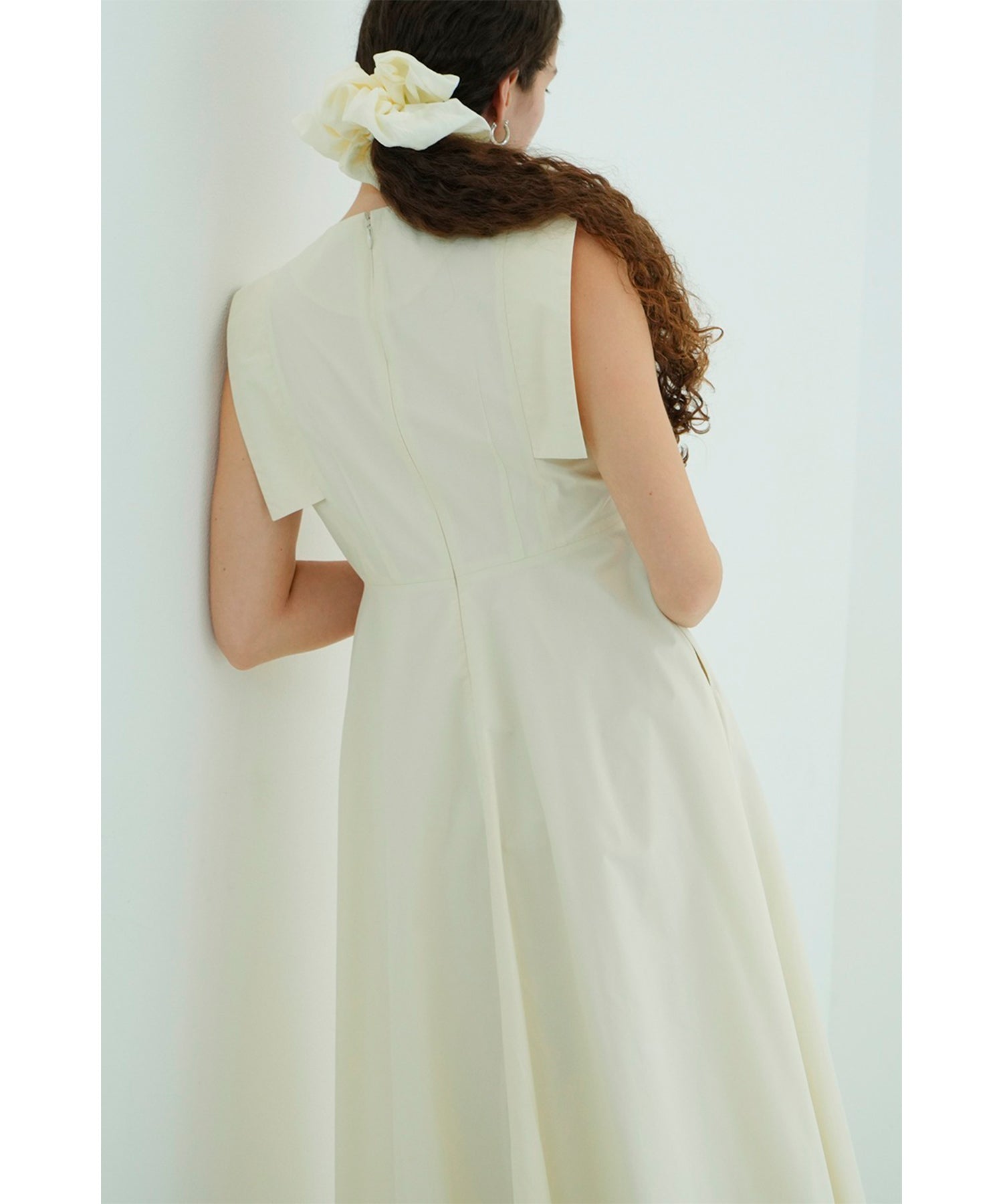 SQUARE SLEEVE ONEPIECE