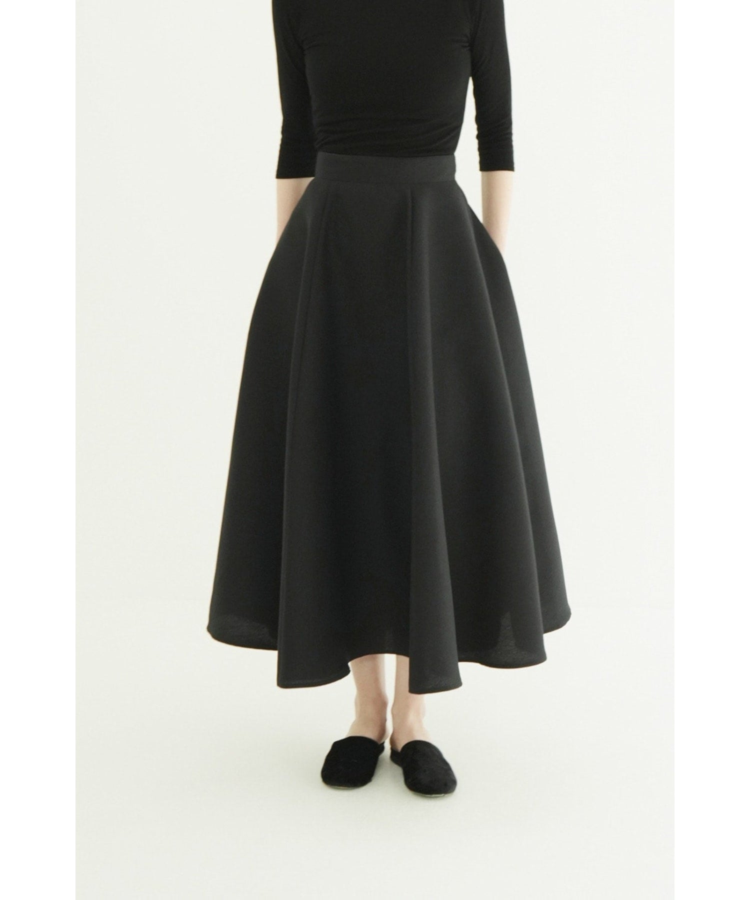 VOLUME FLARE SKIRT