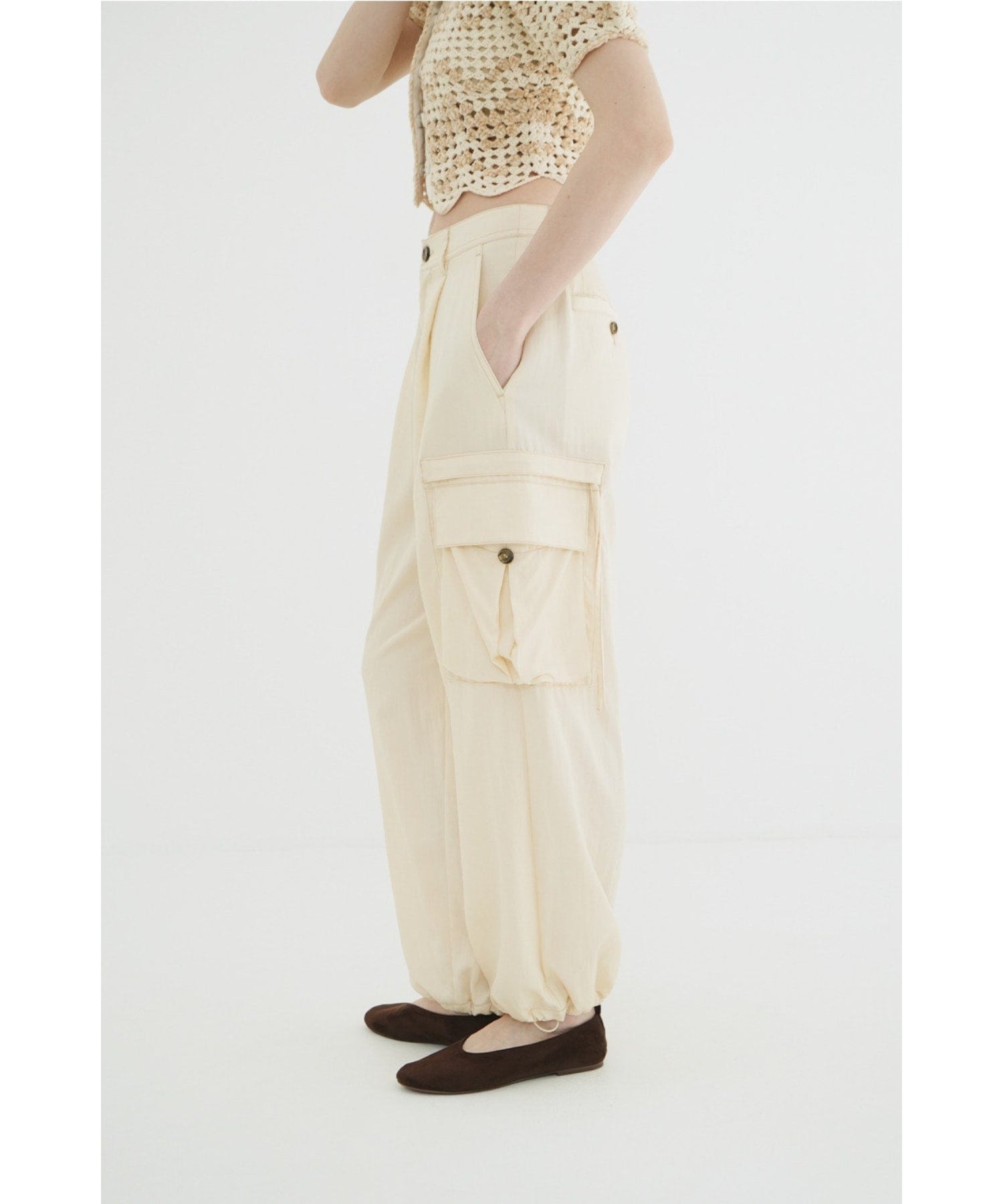 LOW WAIST POCKET CARGO PANTS