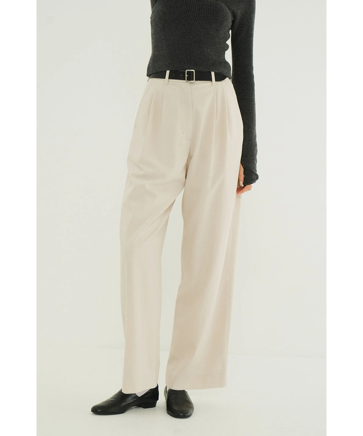BASIC TUCK PANTS