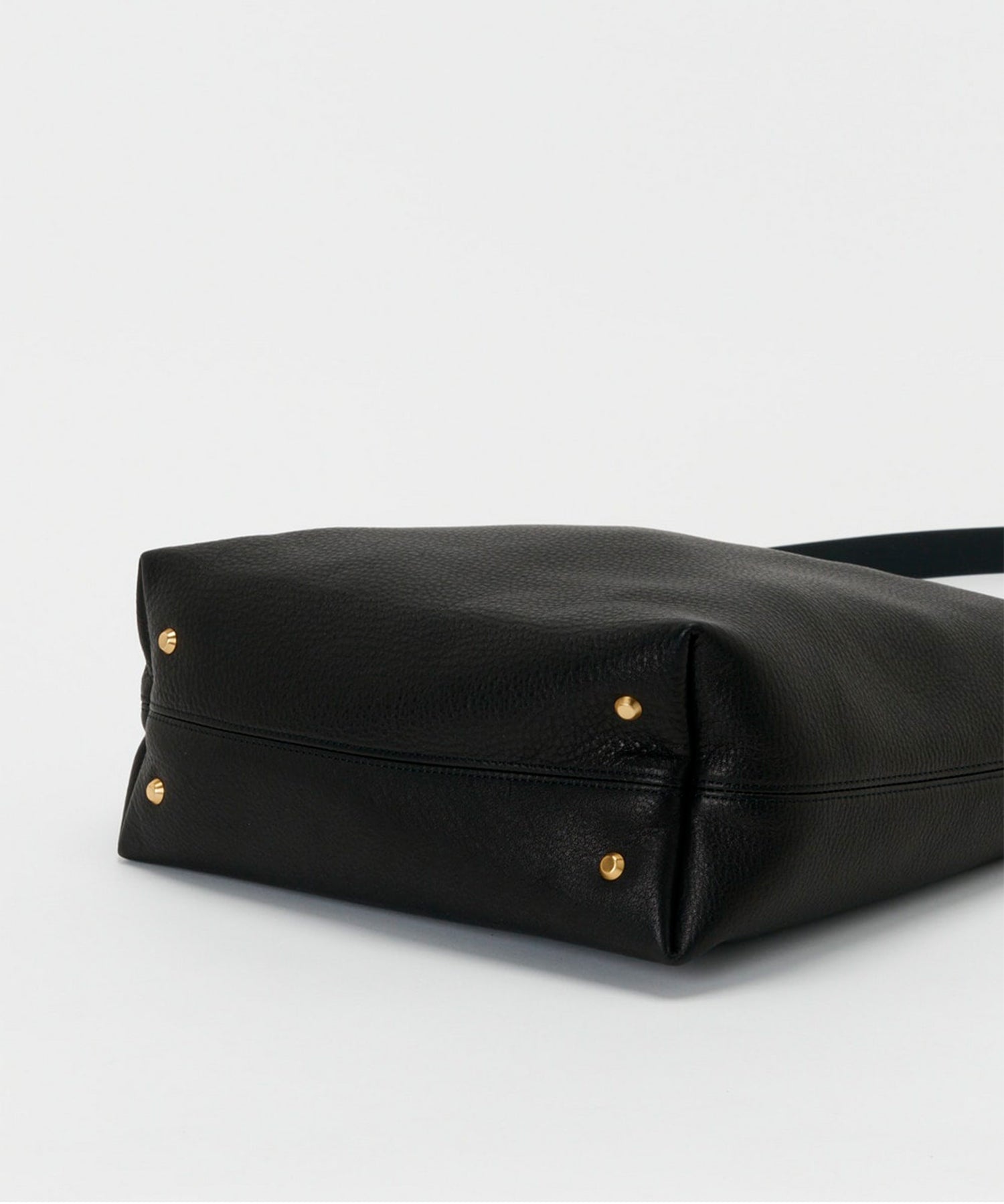 twist shoulder small