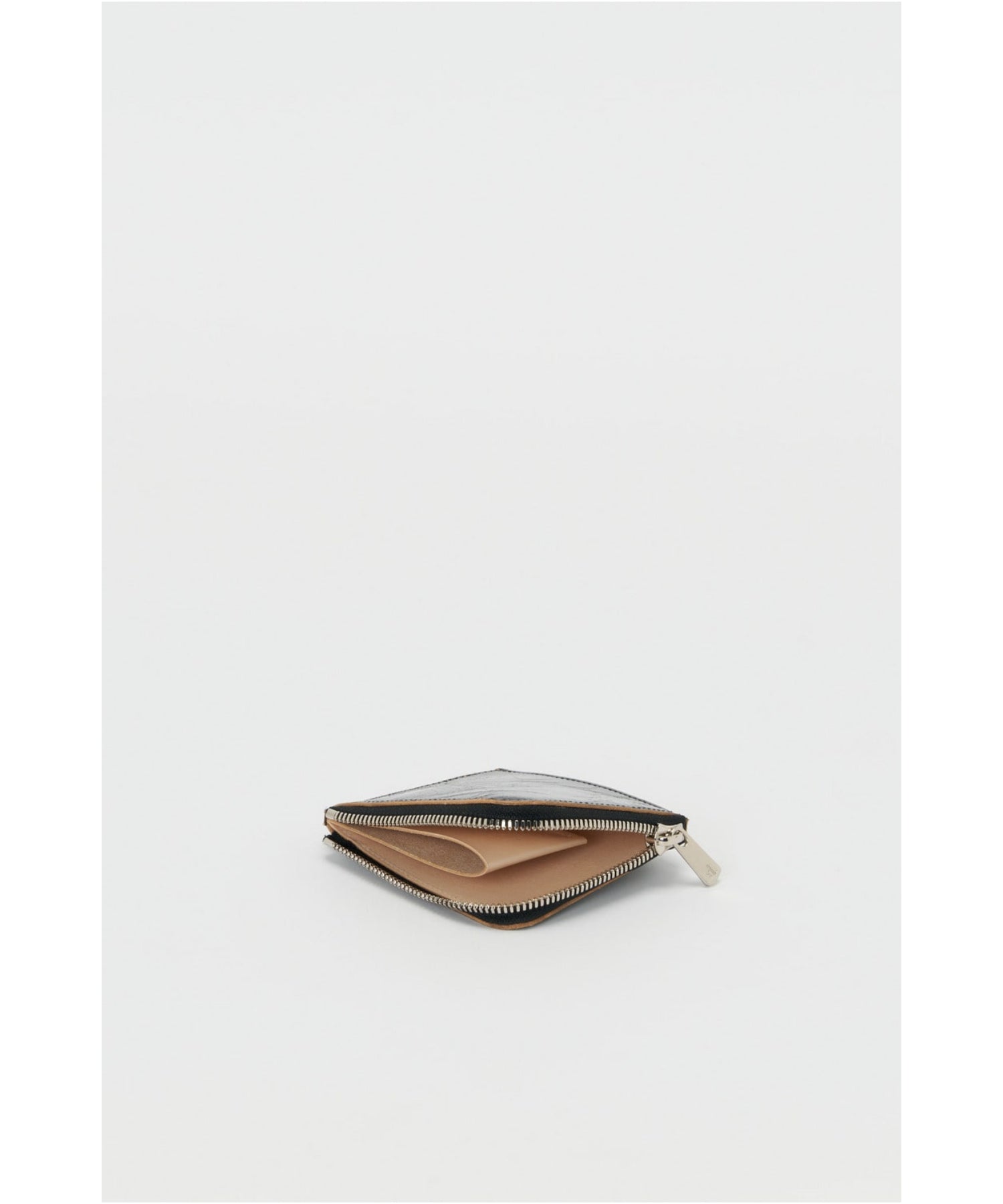 crack L purse