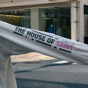 LS TEE/HOUSE SAINT/WHITE