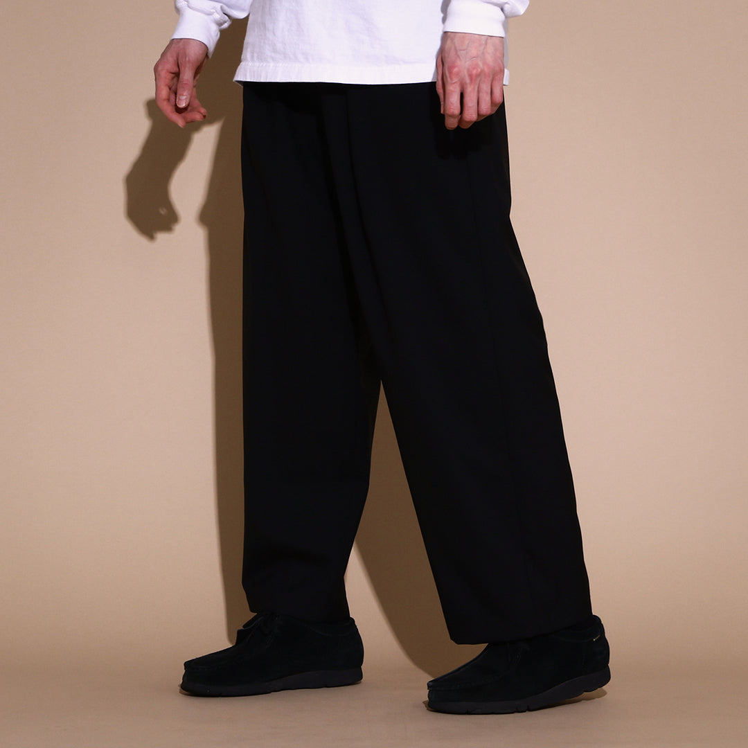 One-tuck Wide Tapered Pants